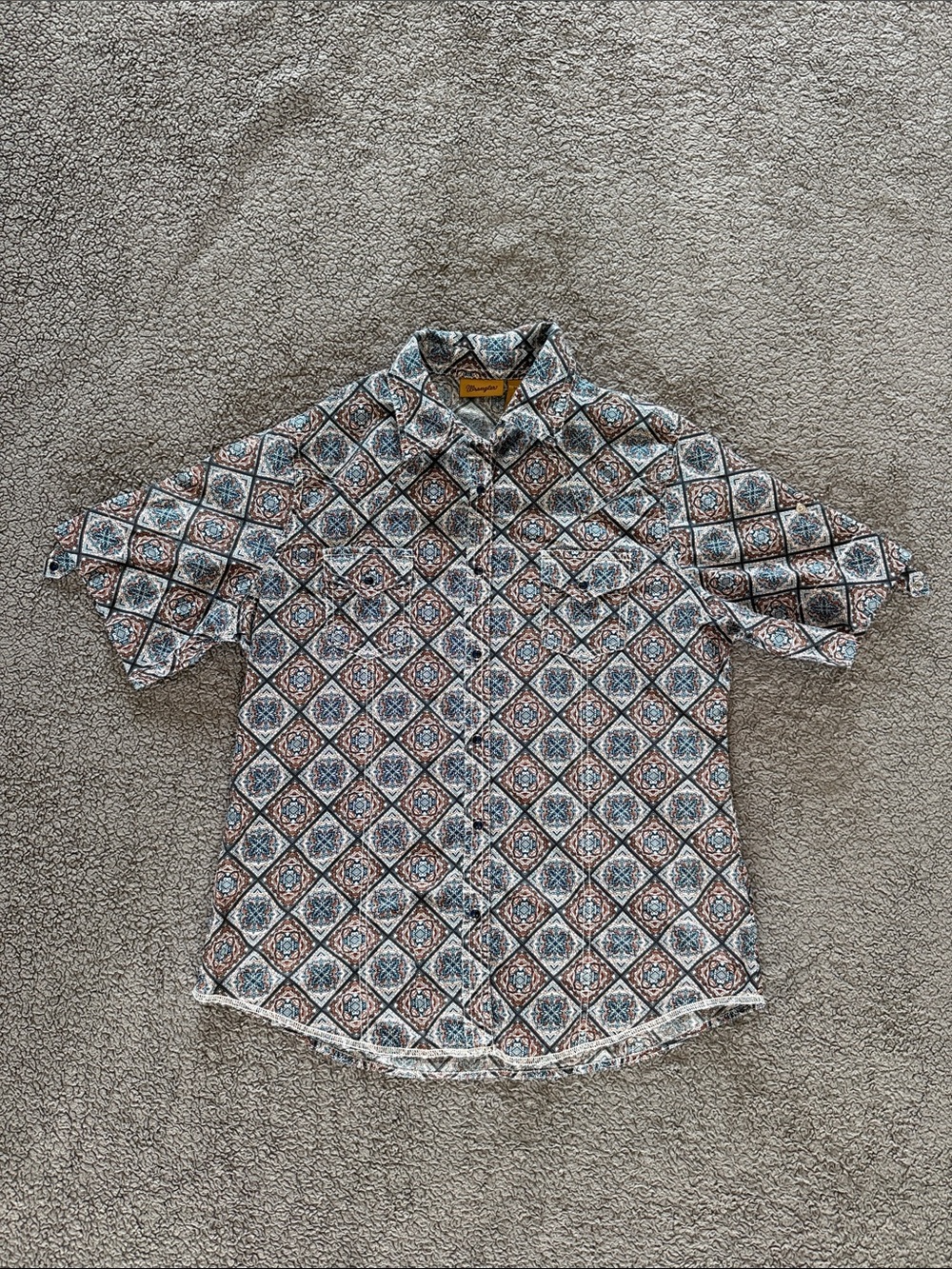 Wrangler Short Sleeve Button-Up Blouse in Blue & Brown Geometric